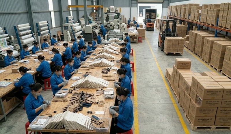 Quy trình gia công dây xỏ thẻ treo quần áo tại xưởng Hoàng Nam Quy trình gia công dây xỏ thẻ treo quần áo tại xưởng Hoàng Nam