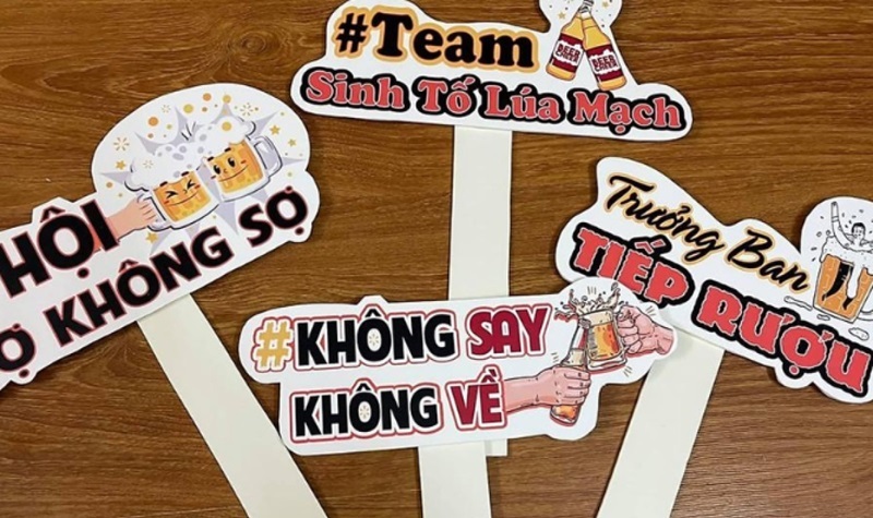 Những mẫu in hashtag cầm tay đẹp