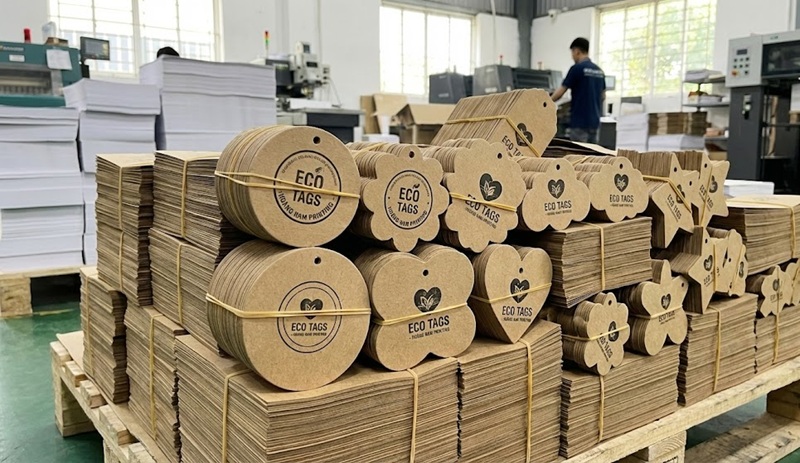 In thẻ treo giấy Kraft giá rẻ số lượng lớn tại xưởng In thẻ treo giấy Kraft giá rẻ số lượng lớn tại xưởng
