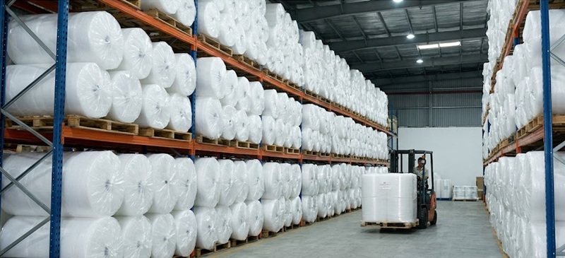 Kho bãi xốp hơi bọc hàng số lượng lớn tại In Ấn Hoàng Nam