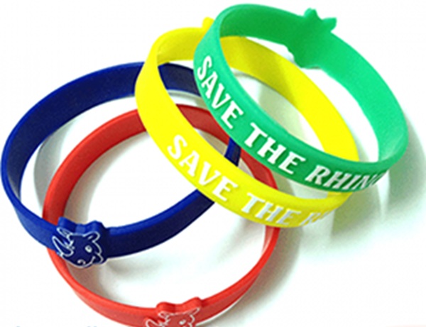 Cách chọn đơn vị làm vòng tay cao su uy tín