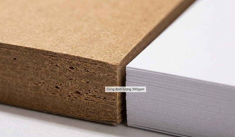So sánh độ dày giấy Kraft và giấy Couche cùng định lượng