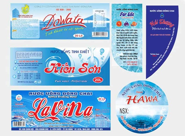 Thiết kế nhãn chai nước suối không đơn thuần là một bước trang trí sản phẩm – nó là bộ mặt của thương hiệu, là cầu nối giữa sản phẩm và người tiêu dùng. Một chiếc nhãn được đầu tư bài bản sẽ giúp sản phẩm nổi bật giữa hàng trăm lựa chọn trên kệ, tạo niềm tin và cảm giác chuyên nghiệp ngay từ ánh nhìn đầu tiên.